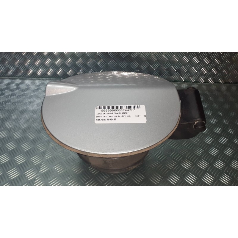 Recambio de tapa exterior combustible para bmw serie 1 berlina (e81/e87) 118i referencia OEM IAM 7069449  60829010