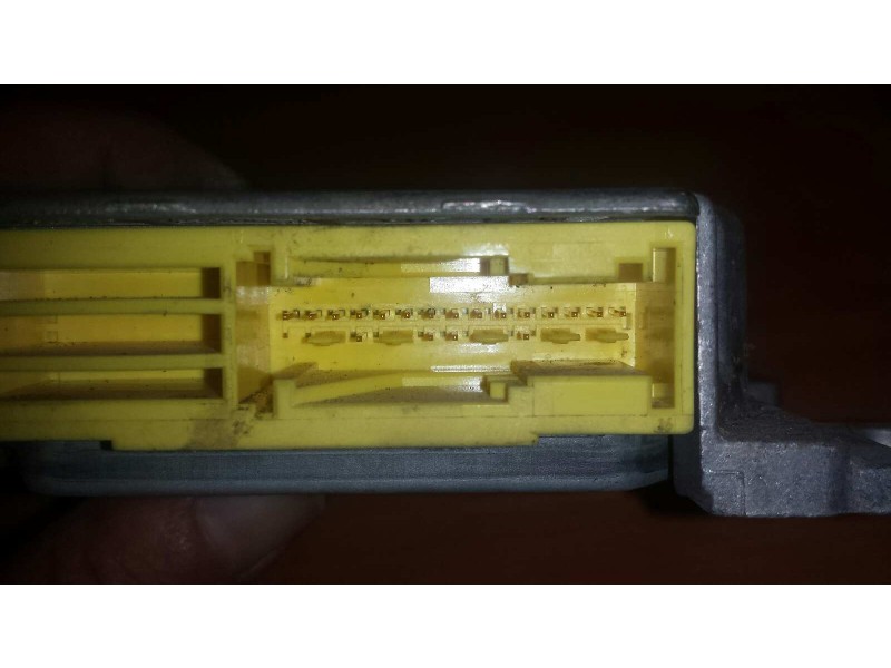 Recambio de centralita airbag para renault clio ii fase i (b/cbo) 1.4 alize referencia OEM IAM 0285001157 7700428310B 