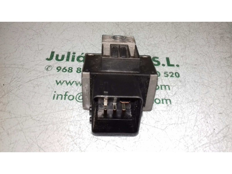 Recambio de caja precalentamiento para peugeot 207 premium referencia OEM IAM 1777  3 + 1 + 3 PINES