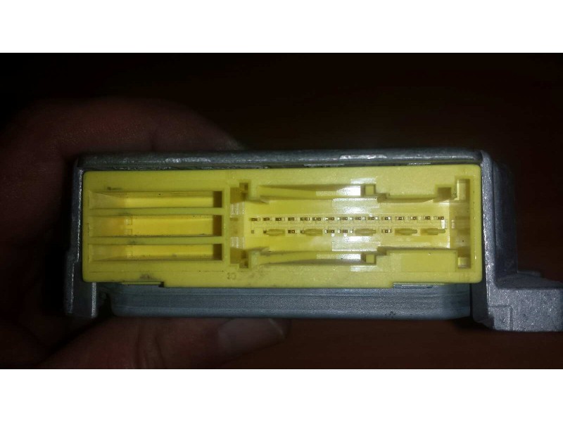 Recambio de centralita airbag para renault clio ii fase i (b/cbo) 1.2 alize referencia OEM IAM 0285001157 7700428310C BOSCH