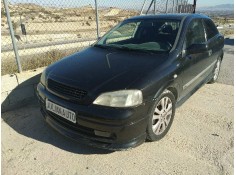 opel astra g berlina del año 2000