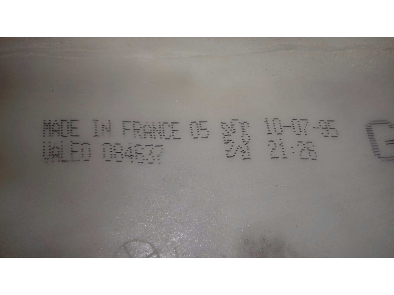 Recambio de faro izquierdo para peugeot 106 (s1) cocktail referencia OEM IAM 084837  VALEO