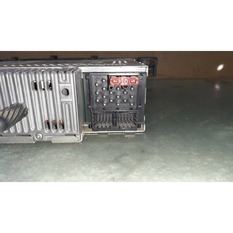 Recambio de sistema audio / radio cd para bmw serie 3 compact (e46) 316ti referencia OEM IAM 1M5853601 902221806239 65126916047