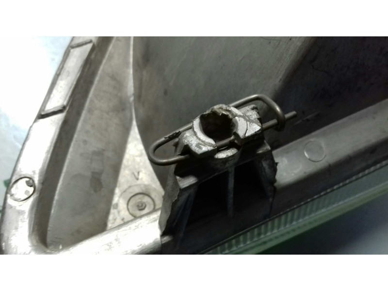 Recambio de faro derecho para peugeot 106 (s1) cocktail referencia OEM IAM 084638  VALEO