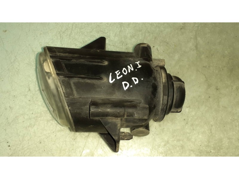 Recambio de faro antiniebla derecho para seat leon (1m1) signo referencia OEM IAM E9024004  VALEO