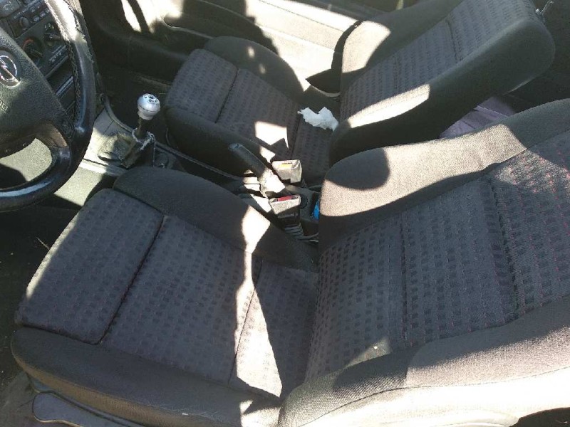 opel astra g berlina del año 2000