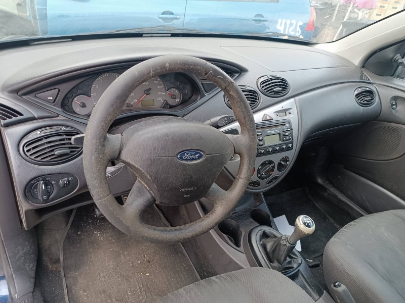 ford focus berlina (cak) del año 2003