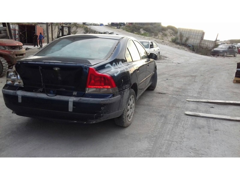 volvo s60 berlina del año 2001