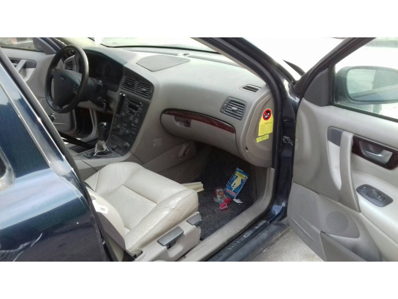 volvo s60 berlina del año 2001