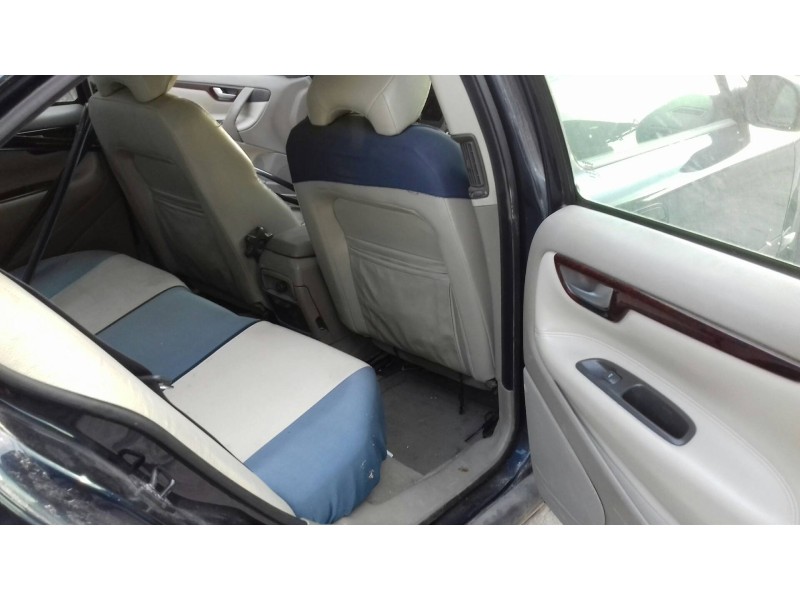 volvo s60 berlina del año 2001