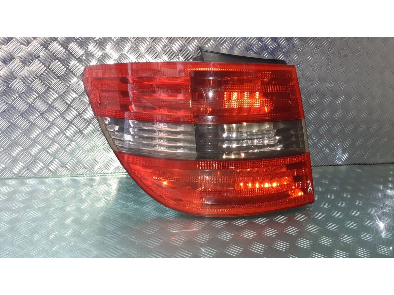 Recambio de piloto trasero izquierdo para mercedes-benz clase b (w245) 180 cdi (245.207) referencia OEM IAM A1698202564 EXT 