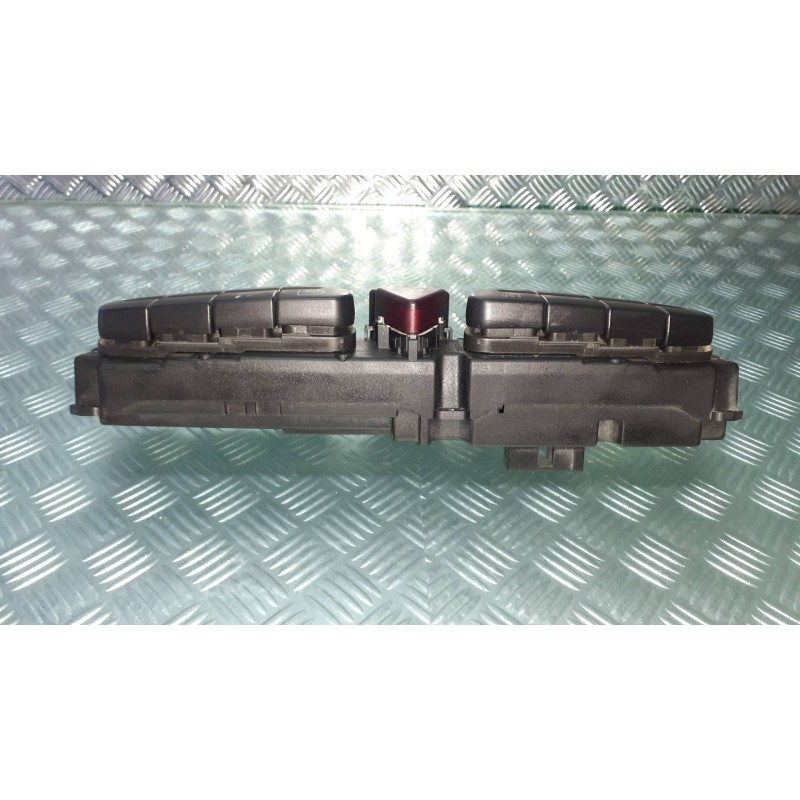 Recambio de warning para mercedes-benz clase c (w203) berlina 220 cdi (203.006) referencia OEM IAM 2038215679  3306010400