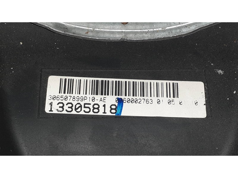 Recambio de volante para opel astra j lim. cosmo referencia OEM IAM 13305818  PIEL