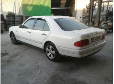 mercedes-benz clase e (w210) berlina del año 1998 2