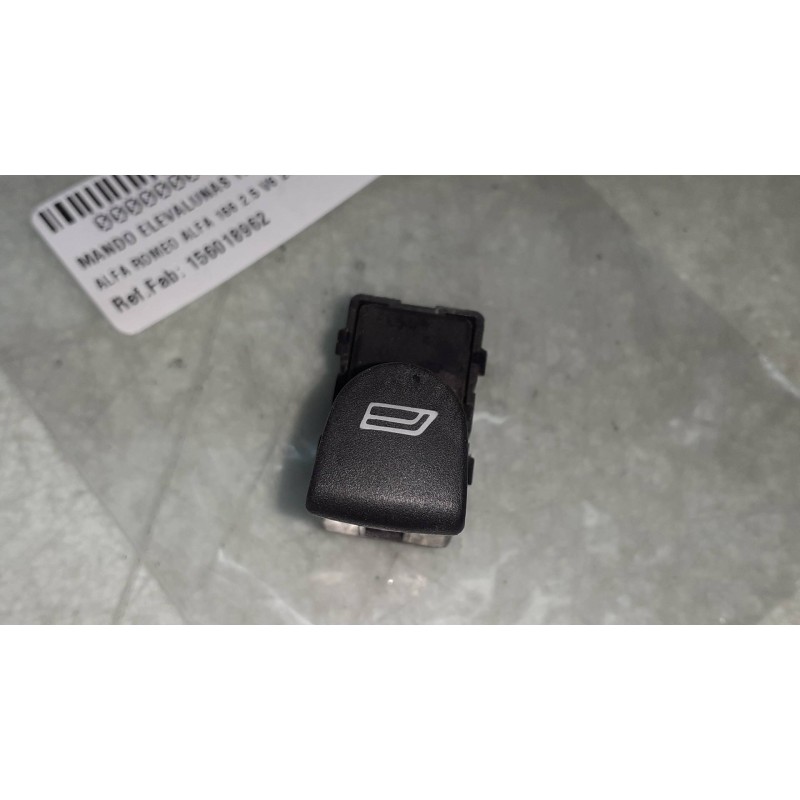 Recambio de mando elevalunas trasero derecho para alfa romeo 166 2.5 v6 24v referencia OEM IAM 156018962 A223 