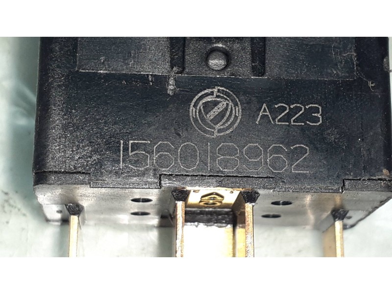 Recambio de mando elevalunas trasero derecho para alfa romeo 166 2.5 v6 24v referencia OEM IAM 156018962 A223 