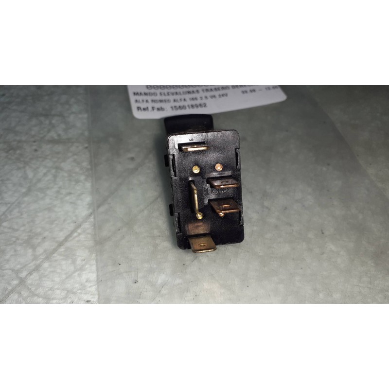 Recambio de mando elevalunas trasero derecho para alfa romeo 166 2.5 v6 24v referencia OEM IAM 156018962 A223 