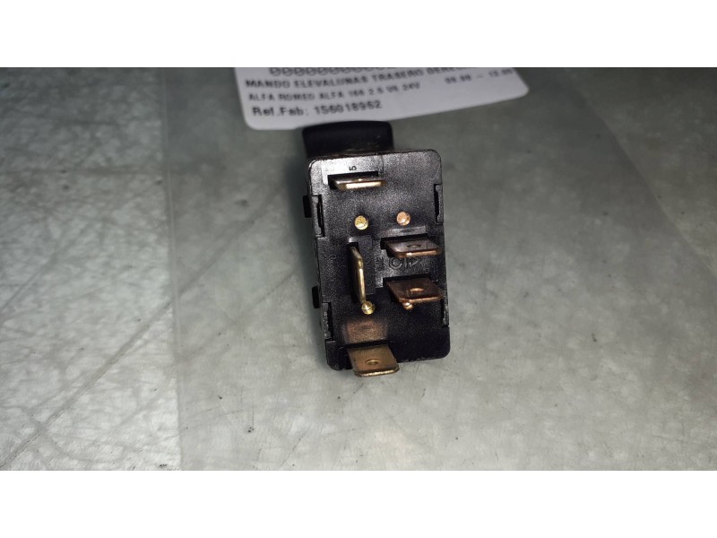 Recambio de mando elevalunas trasero derecho para alfa romeo 166 2.5 v6 24v referencia OEM IAM 156018962 A223 