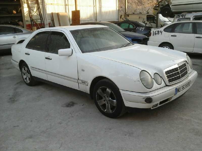 mercedes-benz clase e (w210) berlina del año 1998