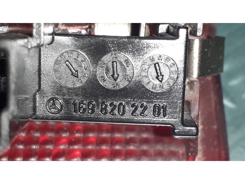 Recambio de piloto matricula para mercedes-benz clase b (w245) 180 cdi (245.207) referencia OEM IAM 1698202201  