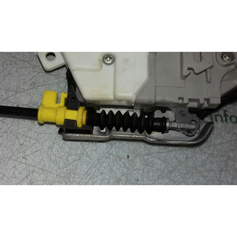Recambio de cerradura puerta delantera izquierda para audi a5 cabriolet (8f7) 2.0 tdi (110kw) referencia OEM IAM 8J1837015F  