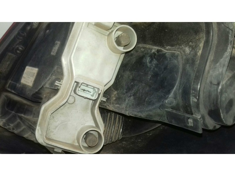 Recambio de piloto trasero derecho para renault megane ii berlina 5p authentique referencia OEM IAM 820073287 89398081 VALEO