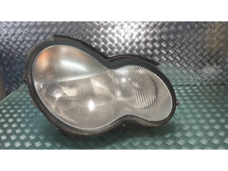Recambio de faro derecho para mercedes-benz clase c (w203) berlina 220 cdi (203.006) referencia OEM IAM A2038200261  