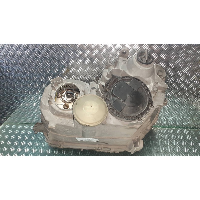 Recambio de faro derecho para mercedes-benz clase c (w203) berlina 220 cdi (203.006) referencia OEM IAM A2038200261  
