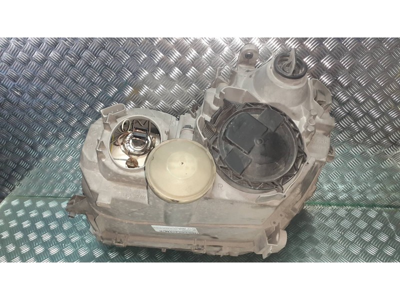 Recambio de faro derecho para mercedes-benz clase c (w203) berlina 220 cdi (203.006) referencia OEM IAM A2038200261  