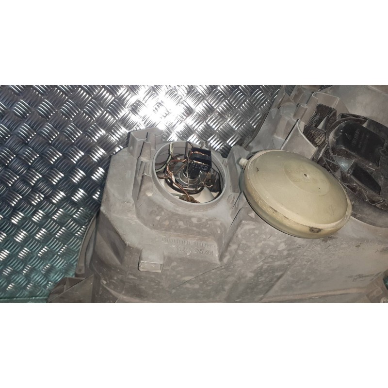 Recambio de faro derecho para mercedes-benz clase c (w203) berlina 220 cdi (203.006) referencia OEM IAM A2038200261  