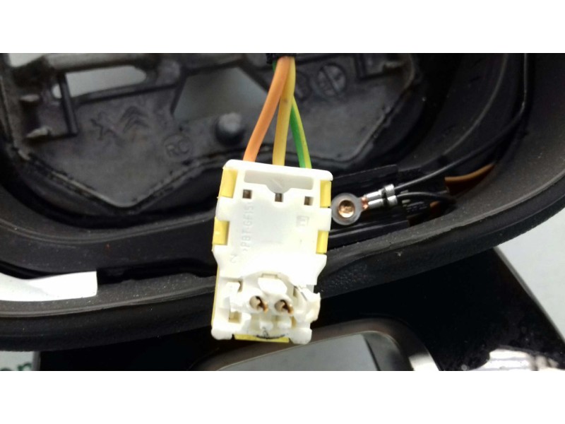 Recambio de volante para citroen c3 pure tech referencia OEM IAM 34228598F 34250110 