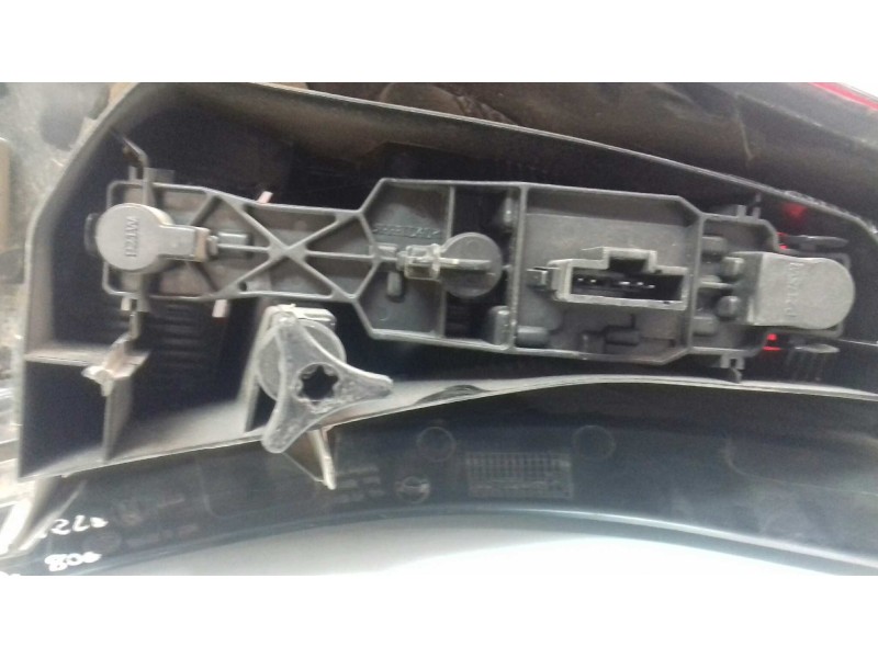 Recambio de piloto trasero derecho para dacia sandero stepway referencia OEM IAM 8200734824 62421002 ELBA