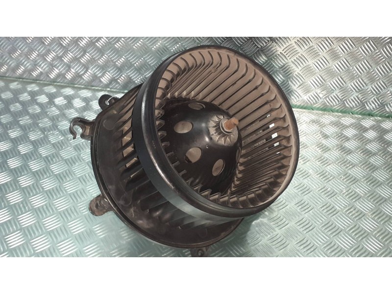 Recambio de ventilador calefaccion para mercedes-benz clase c (w203) berlina 220 cdi (203.006) referencia OEM IAM   