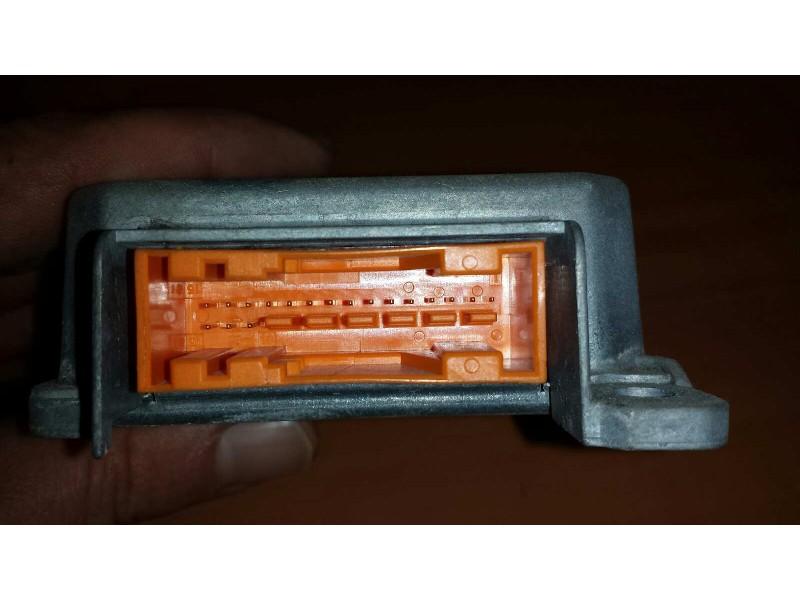 Recambio de centralita airbag para peugeot 206 berlina e-music referencia OEM IAM 550541500 9643082380  Recambio de centralita airbag para peugeot 206 berlina e-music referencia OEM IAM 550541500 9643082380