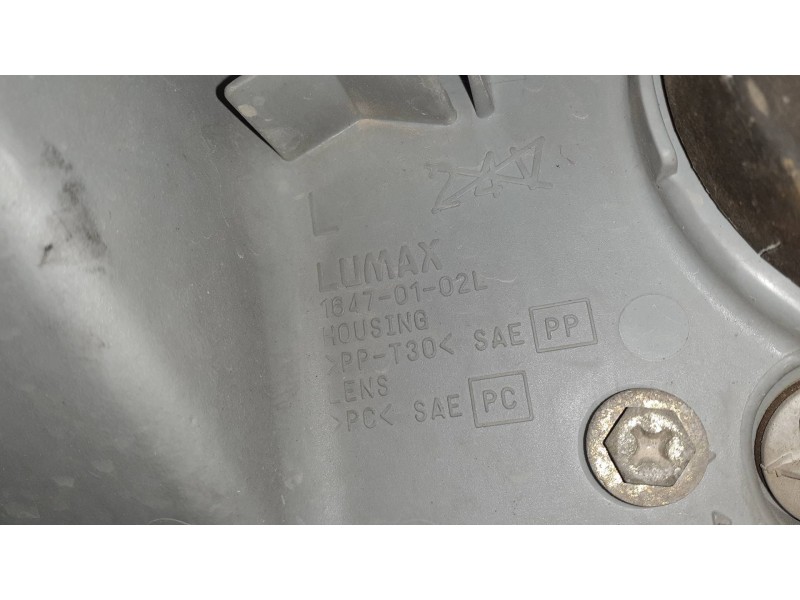 Recambio de faro izquierdo para tata indigo marina sw referencia OEM IAM 16470102L 10607 E410531