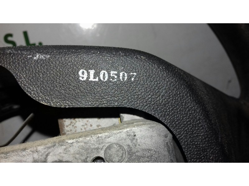 Recambio de volante para kia soul burner referencia OEM IAM 9L0507  GOMA