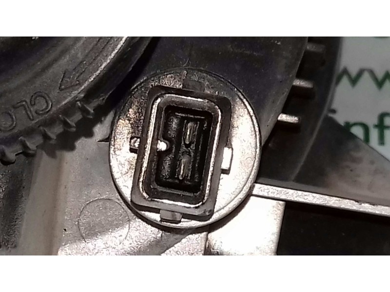 Recambio de faro antiniebla derecho para peugeot 206 berlina xt referencia OEM IAM 9628733980 67742981 VALEO