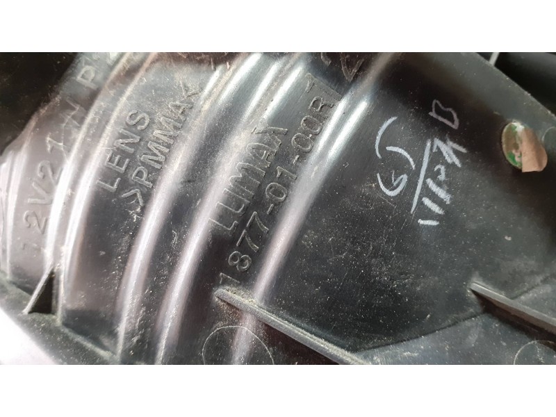 Recambio de piloto trasero derecho para tata indigo marina sw referencia OEM IAM 8770100R  