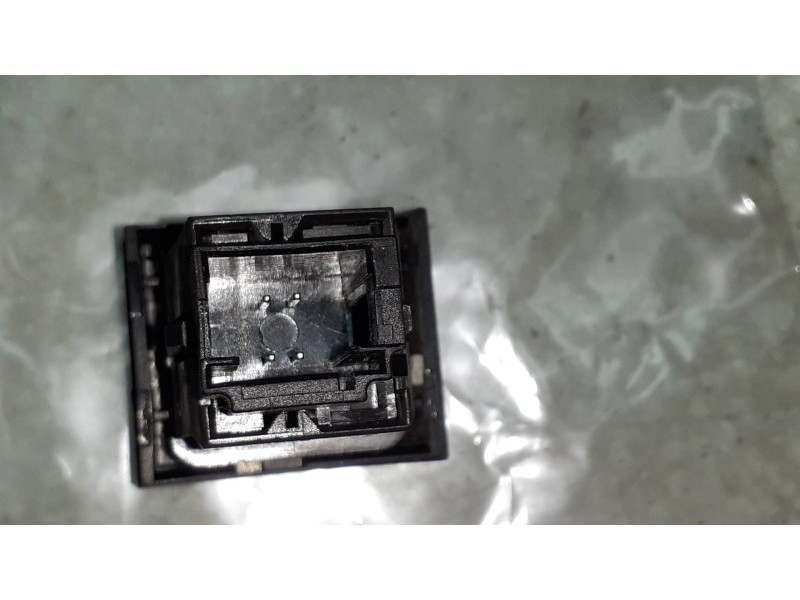 Recambio de interruptor para peugeot 207 confort referencia OEM IAM 96570636X1  