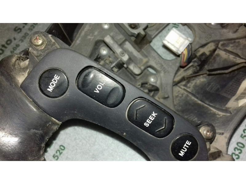 Recambio de volante para hyundai santa fe (sm) 2.0 gls crdi referencia OEM IAM 561002B000 MULTIFUNCION PIEL