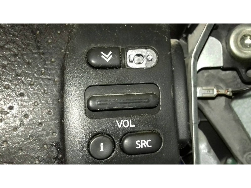 Recambio de volante para nissan micra c+c (ck12e) tekna referencia OEM IAM 48430AX52B MULTIFUNCION PIEL