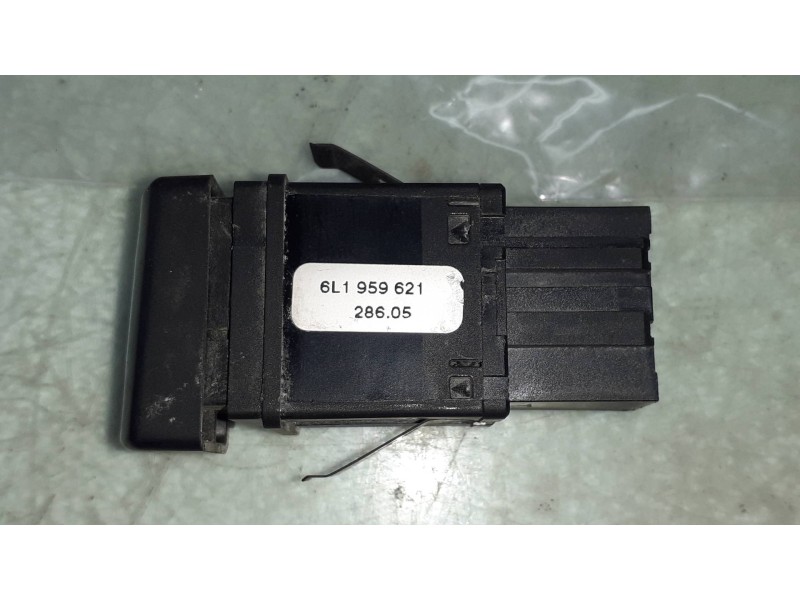 Recambio de interruptor para seat ibiza (6l1) reference referencia OEM IAM 6L1959621  LUNA TERMICA