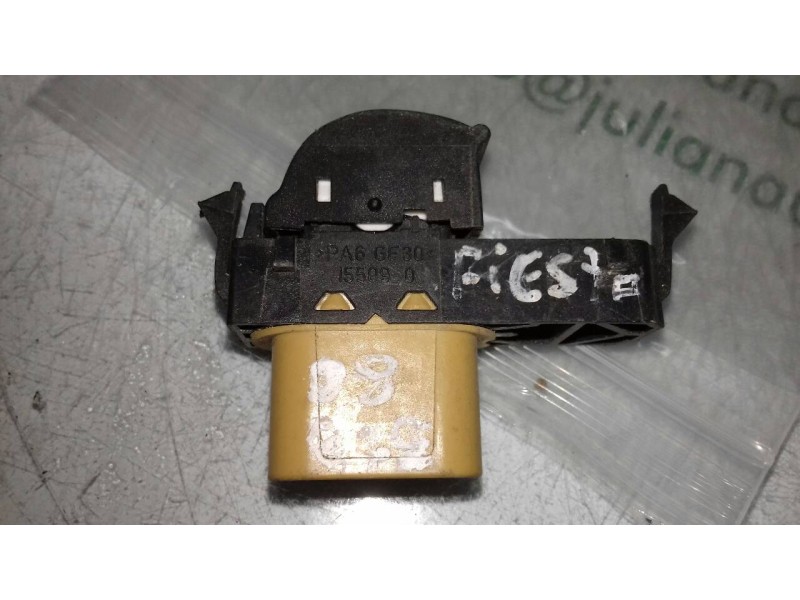 Recambio de mando elevalunas delantero derecho para ford fiesta (cb1) titanium referencia OEM IAM 155090 7227423 