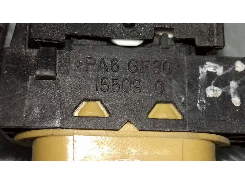 Recambio de mando elevalunas delantero derecho para ford fiesta (cb1) titanium referencia OEM IAM 155090 7227423 