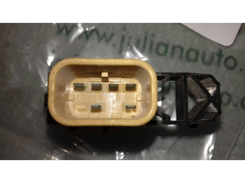 Recambio de mando elevalunas delantero derecho para ford fiesta (cb1) titanium referencia OEM IAM 155090 7227423 