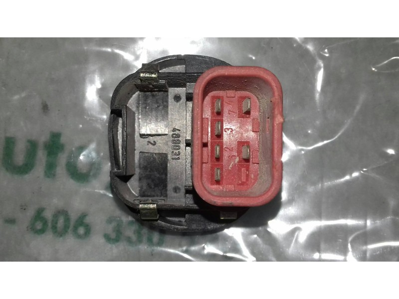 Recambio de mando elevalunas delantero derecho para ford fiesta berlina básico referencia OEM IAM 96FB14529AC  