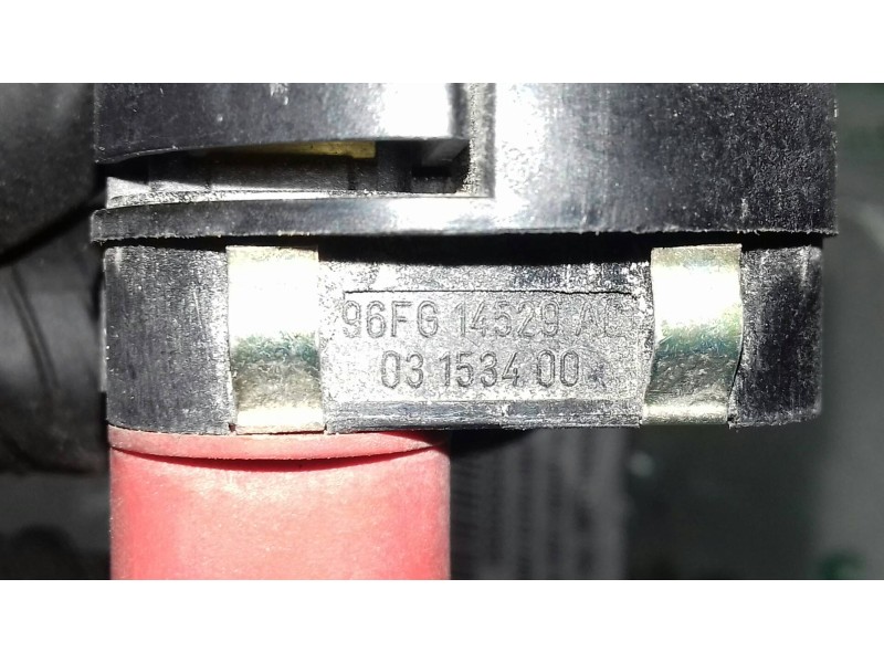 Recambio de mando elevalunas delantero derecho para ford fiesta berlina básico referencia OEM IAM 96FB14529AC  