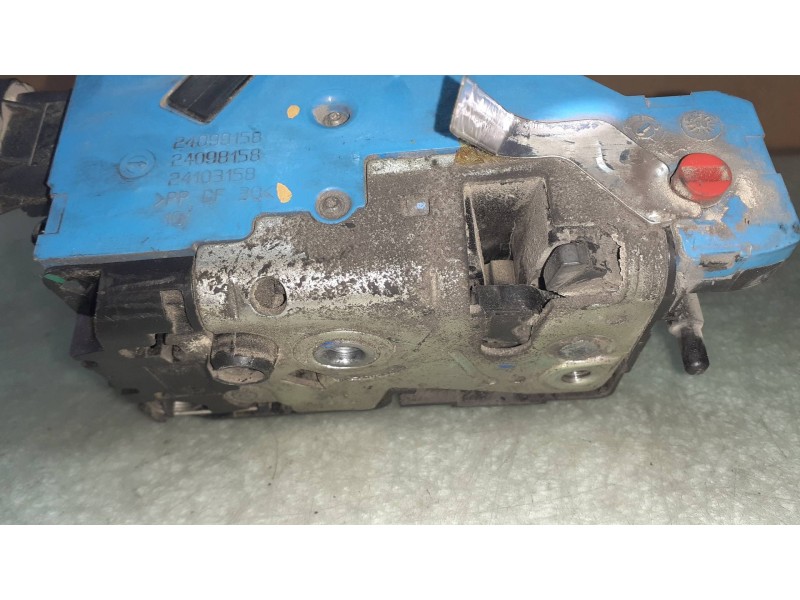 Recambio de cerradura puerta trasera derecha para peugeot 207 confort referencia OEM IAM 24097816 24099158 ELECTRICA