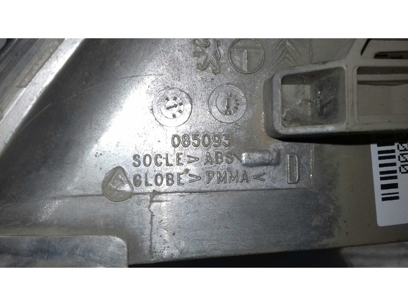 Recambio de piloto delantero derecho para citroen xantia berlina 1.9 td x referencia OEM IAM 085093  