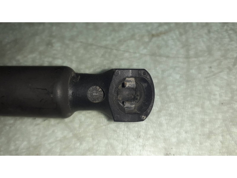 Recambio de amortiguadores capo para peugeot 207 confort referencia OEM IAM 9650780480  